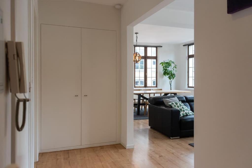 The View - Spacious 2 Bdr Appt In With View Anvers Dış mekan fotoğraf